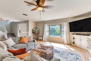 Living Room | 1st Floor | Free WiFi
