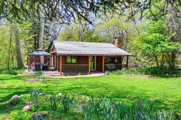 Payson Vacation Rental | 2BR | 1BA | 1,000 Sq Ft | 1 Step to Enter