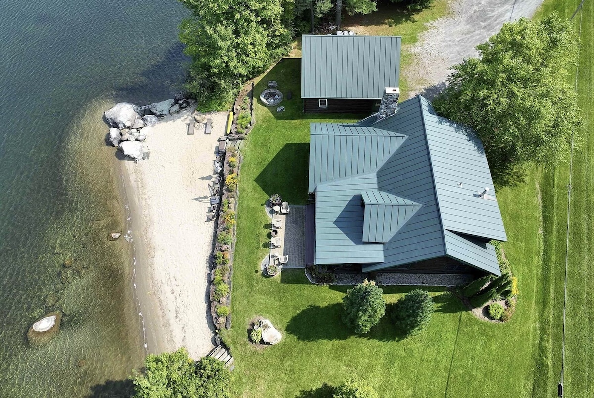 Lake House – Modern Log Cabin. Private location on the lake for 8 Guests!