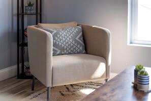Living Room (2)