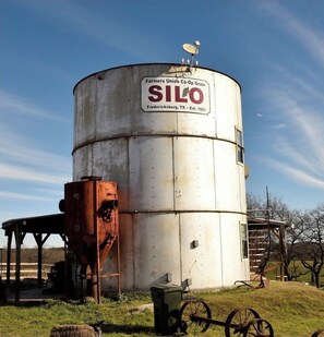 Silo-Sleep 2 on a queen bed ...up windy metal stairs.