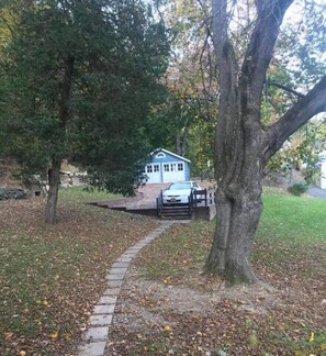 Path to House