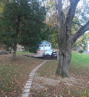 Path to House