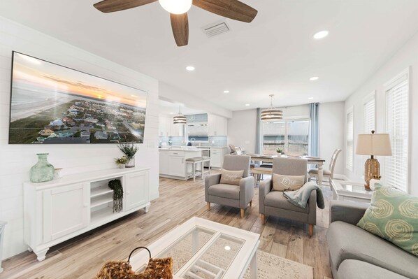 Gorgeous coastal space for family and friends!