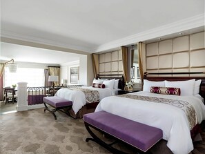 Unit with 2 Queen size beds