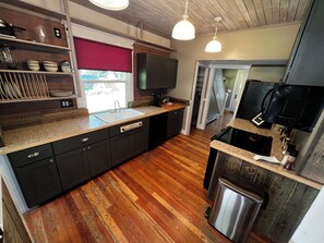 Full kitchen