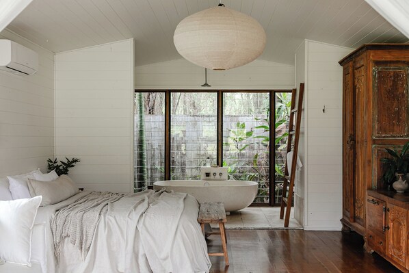 Inspired by air the boathouse is very serene