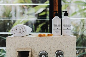 Bondi wash amenities