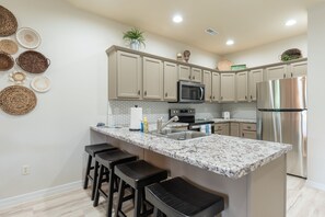 Breakfast Bar and Bar Stools