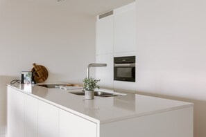 Modern, fully-equipped kitchen