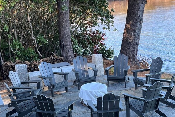 Firepit with plenty of seating