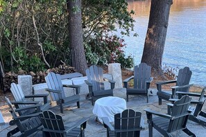 Firepit with plenty of seating