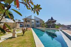 Private pool