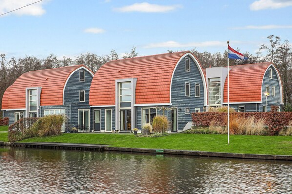 Außenseite Ferienhaus [Sommer]
