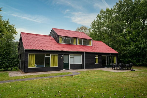 Holiday Home Exterior [summer]