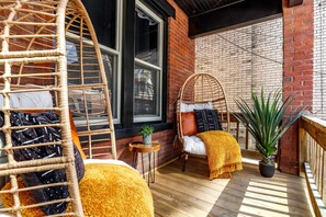 Experience the joy of our patio, offering beautiful views and a comfortable setting. It’s the perfect place to relax, dine, or simply enjoy the fresh air. A standout feature that will make your stay unforgettable