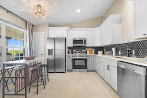 Whip up some gastronomic delights and enjoy a meal in our modern kitchen equipped with cooking basics and essentials. 