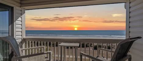 Oceanfront Balcony - Twilight!