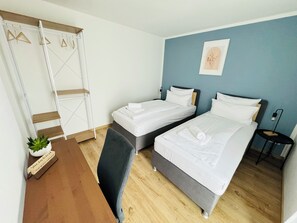 Versatile bedroom with 2 single beds that can be easily separated