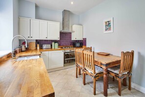 Wild Springs, Wetherby - Host & Stay