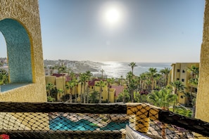 Sunrise view of the ocean