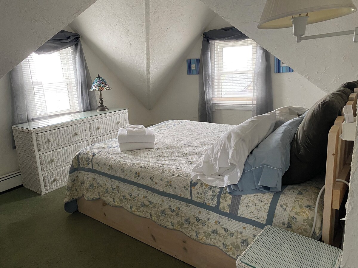 Beach house, two blocks from the boardwalk and beach in Point Pleasant, NJ