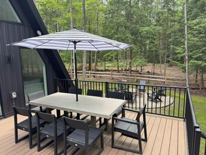 Outdoor Dining / Deck 
