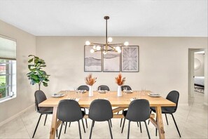 Inside3DiningRoom