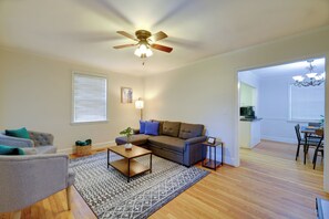Living Room (2)