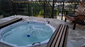 Bain à remous extérieur
