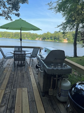 Gas and charcoal grill for your cookouts!