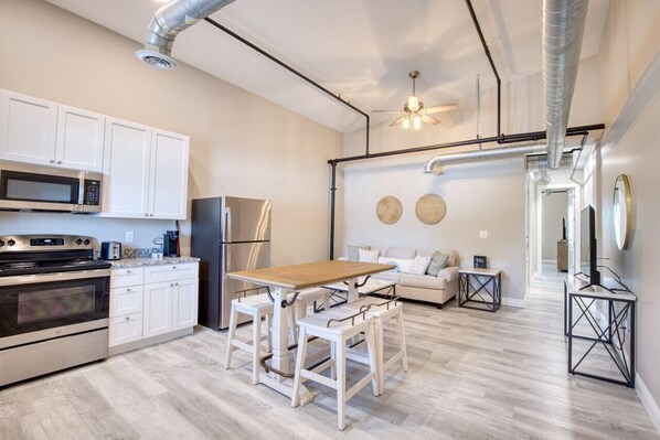 Family Friendly Living Room in downtown Biloxi, walking distance from the beach