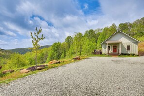 Cabin Exterior | Driveway Parking (3 Vehicles)