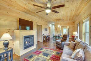 Living Room | Gas Fireplace | Smart TV | Queen Sleeper Sofa
