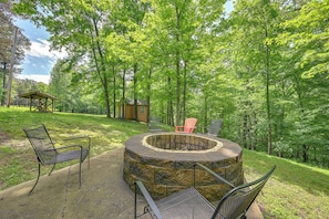 Fire Pit | Pathway to Lake