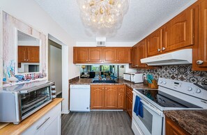 15-web-or-mls-Kitchen 2-3