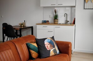 Bed en Koffie – perfect for a weekend getaway near Beekse Bergen and poppodium Tilburg.
Bed en Koffie – perfect voor een weekendje weg nabij Beekse Bergen en poppodium Tilburg.
Bed en Koffie – perfekt für einen Wochenendtrip nahe Beekse Bergen und Poppodium Tilburg.