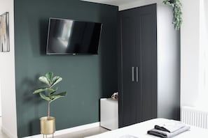 Bed en Koffie in a private semi-studio near Tilburg Centrum with ensuite bathroom.
Bed en Koffie in een privé semi-studio nabij Tilburg Centrum met eigen badkamer.
Bed en Koffie in einem privaten Semi-Studio nahe Tilburg Zentrum mit eigenem Bad.