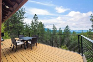 Deck 1 Main Level)