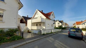 Exterior of the house with view on the terrasse