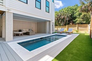 Plunge Pool Amalfi Palms | 2401 Cameron Blvd | Isle of Palms, SC | IOP Escapes