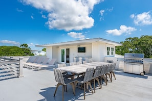 Rooftop Grill Station and Dining All Decked Out | Isle of Palms, SC | IOP Escapes