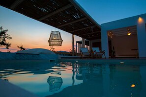 Pool notes - Sunset hour