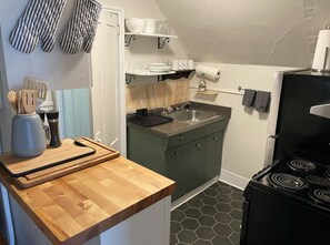 *Spring Promotion* 1BD near downtown + waterfront!