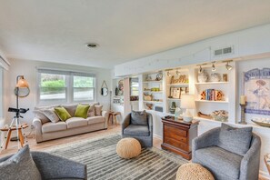 Living Room | 1st Floor | Queen Sleeper Sofa | Free WiFi | Central A/C & Heat
