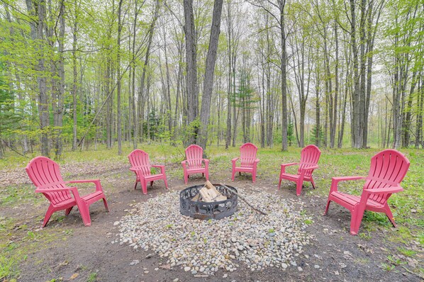 Kalkaska Vacation Rental | 4BR | 2.5BA | 1,800 Sq Ft | 4 Steps to Enter