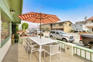 Perfect for Morning Coffee next to the Bay