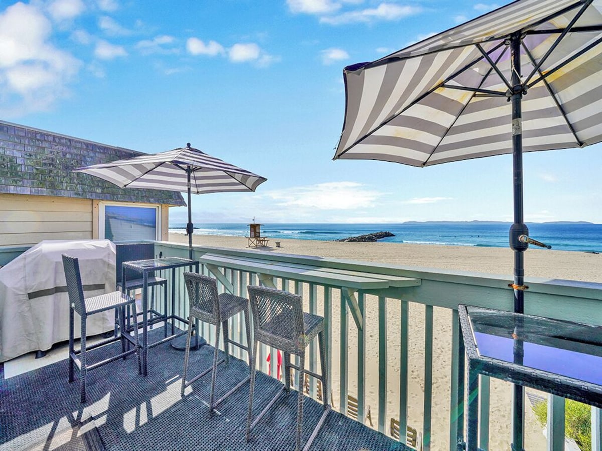 Oceanfront Upper Unit on the Sand