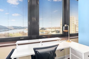 Complete Workstation with View