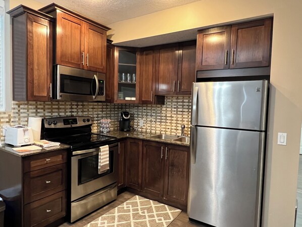 Beautiful Fully Functional Kitchen
